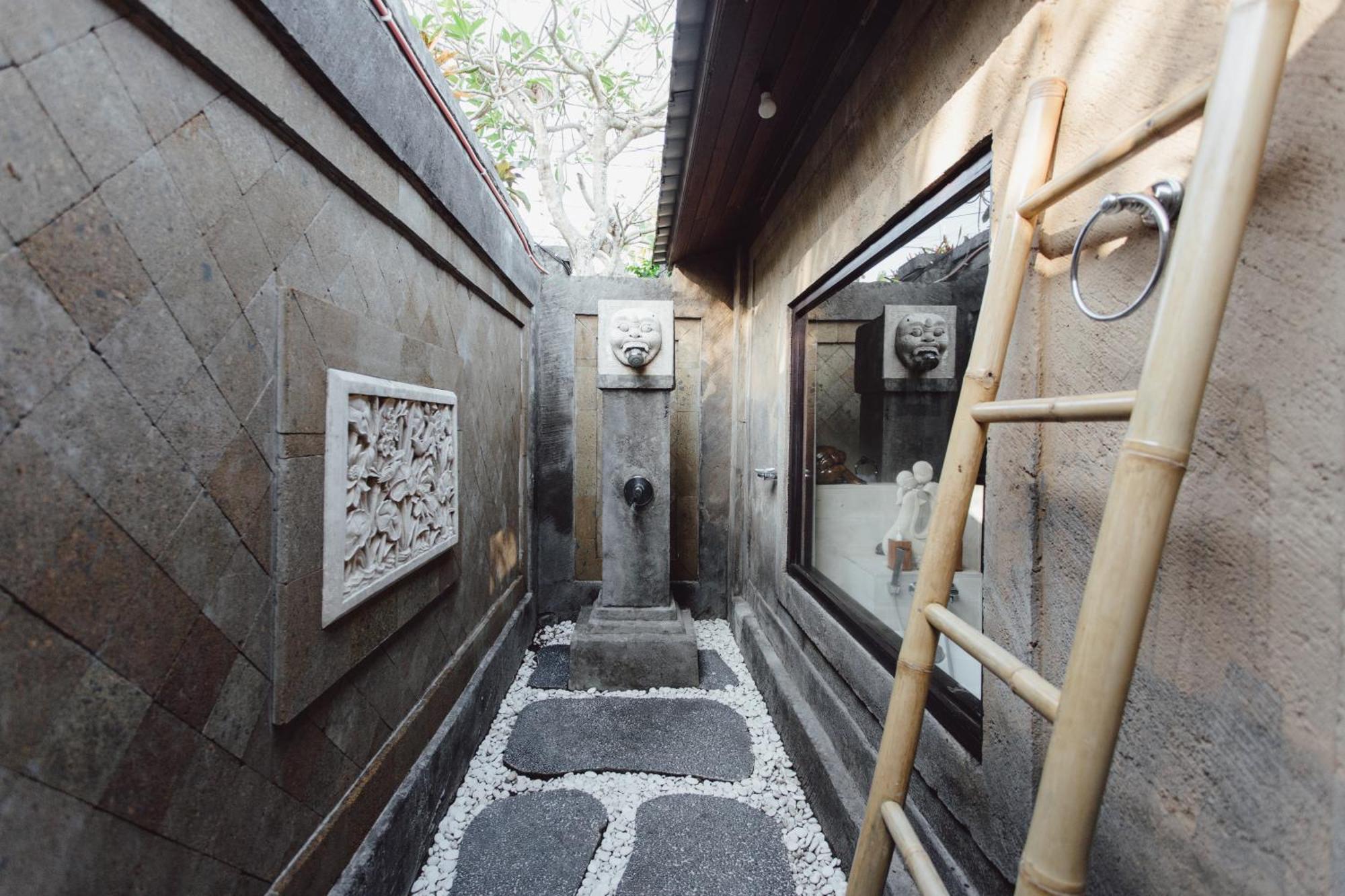Kishi-Kishi Artvilla Blahbatu Exterior photo