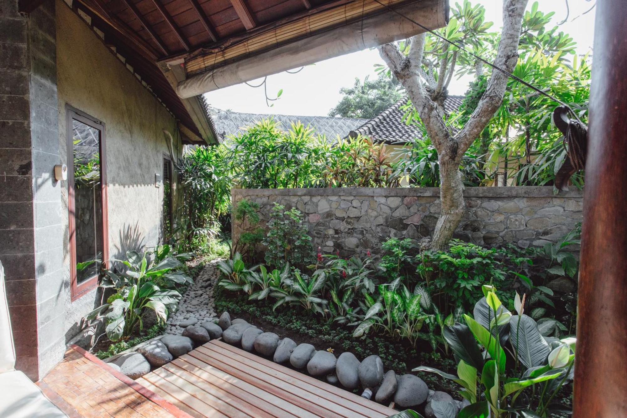 Kishi-Kishi Artvilla Blahbatu Exterior photo
